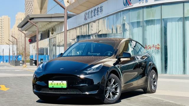 20万出头圆梦特斯拉Model Y，2023款准新车，纯电出行新选择！