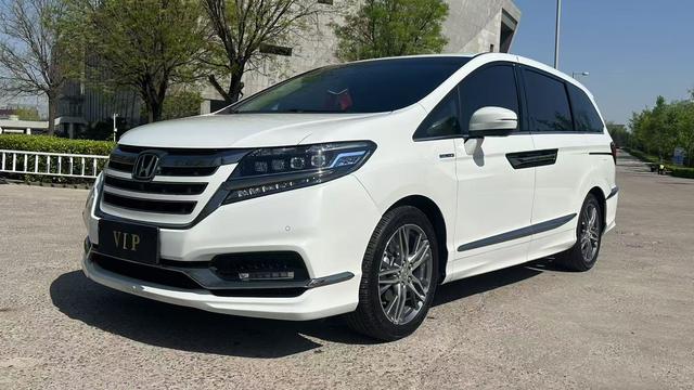 2019款本田艾力绅混动，家用MPV舒适之选，油耗更低！