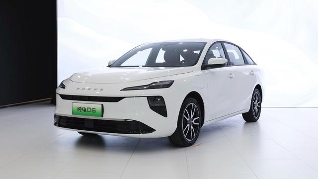 续航520km，1km不到3分钱，7万多起的荣威纯电D6不比秦PLUS香？