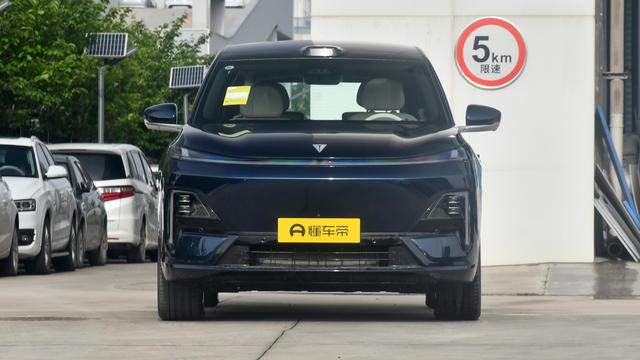 大型六座SUV怎么选？深蓝S09对比问界M9，哪款更适合你
