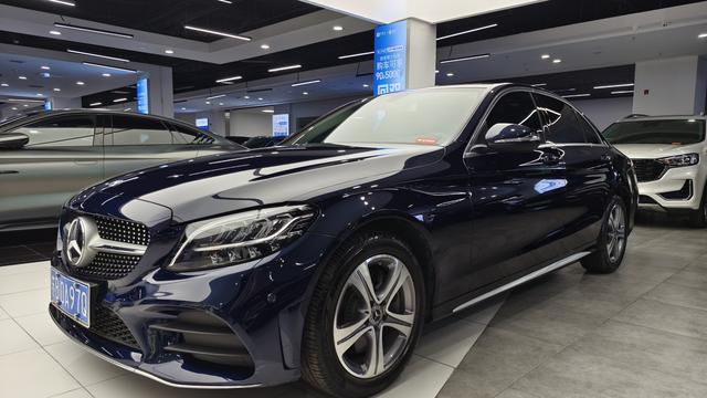 2020款奔驰C260L，不到18万圆你蓝色轿跑梦！