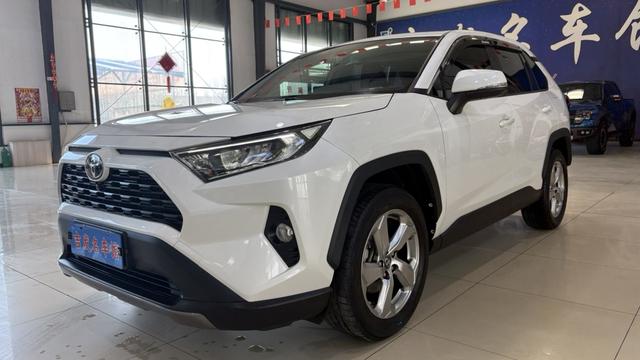 家用代步SUV之选，2020款丰田RAV4荣放，一手车况仅售10.88万