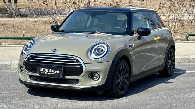 12万圆你英伦梦！2020款MINI COOPER艺术家，绿色个性小钢炮！