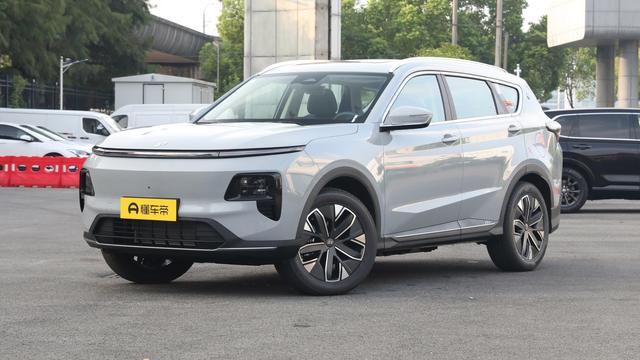 又一插混SUV黑马，续航1300km，配置要啥有啥，空间大价格又实惠