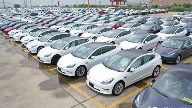 关注｜商务部：7月汽车出口增长102.5%，新能源汽车拉动出口增长