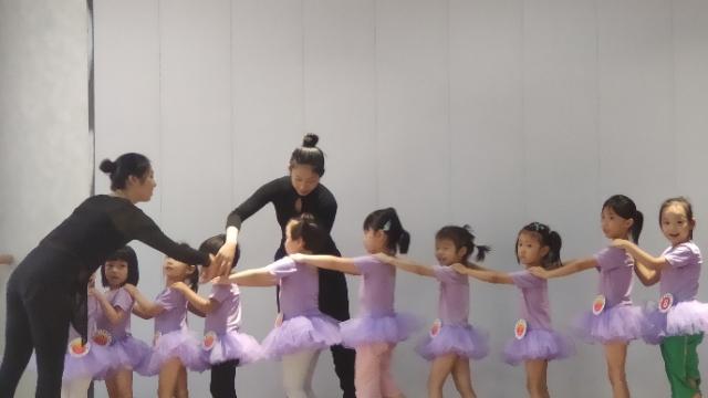 兴趣班最终选了孩子喜欢的还是自己喜欢的