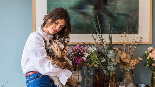 最法式的春天穿搭，这一件单品就够了，无需买新衣就有新春时髦范