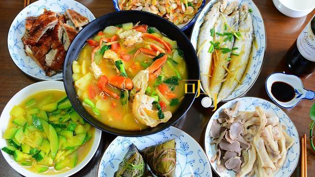 端午节请爸妈来吃饭，除了粽子还有啥，老妈说这些菜自己不舍得买