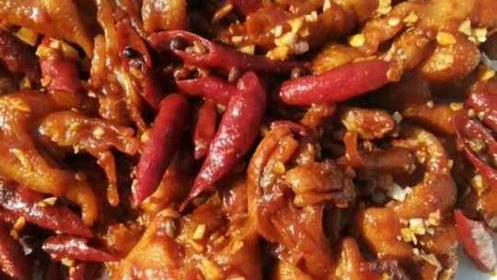 同学生娃我去看望，月嫂请假，我帮忙炒菜，上桌后令同学刮目相看