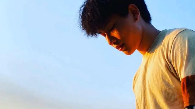 陈坤晒儿子最新照片，颜值如何？