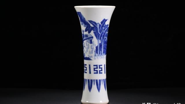 海外回流 清 青花人物故事筒、瓷化程度高、胎质细腻、釉面肥厚、无款，平底，底