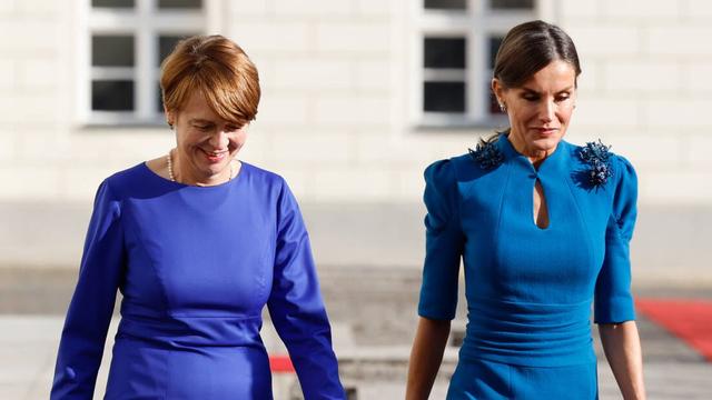 莱后德国行穿搭全记录，衣品和颜值一样飘忽不定，珠宝是最大亮点