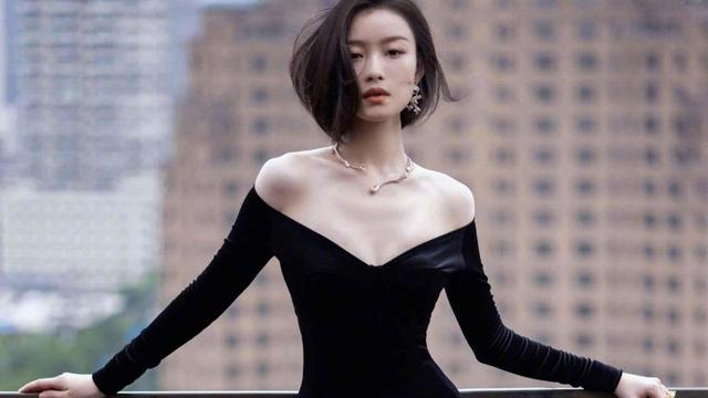 脸和身材判若两人，天使脸魔鬼身材的女明星，有的绝色有的尴尬