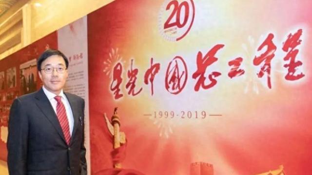 轮到美国被“垄断”了！“芯片之父”弃美回国，研发成果堪比核武