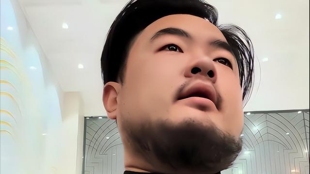 坐飞机遭免费降舱后续：航司被曝是惯犯，事后踢皮球，当事人发声