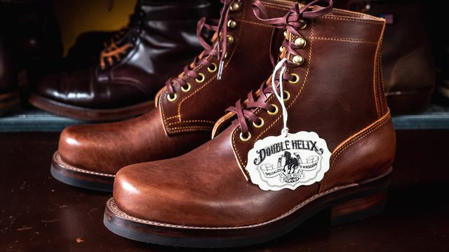 日本做皮衣的品牌也来做工装靴了：Double Helix 6寸方头靴子开箱