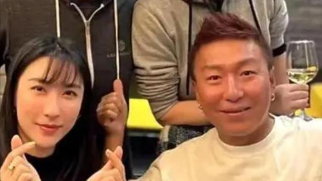 陈羽凡现状：低调生活，50岁胖到认不出，17岁儿子1米8长得像妈
