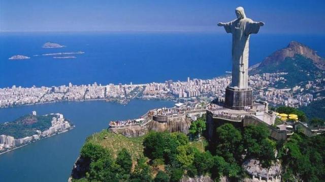 巴西里约热内卢基督像的历史起源，以及在文化和社会中的重要性