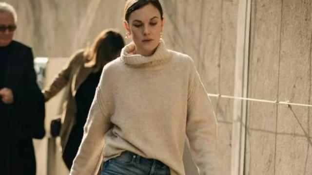 普通毛衣该收了，今年流行穿“奶奶毛衣”，优雅复古，谁穿谁美