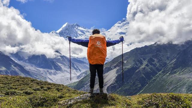 研究人员设计出一种令人惊叹的面料，翻动开关即可主动调节温度