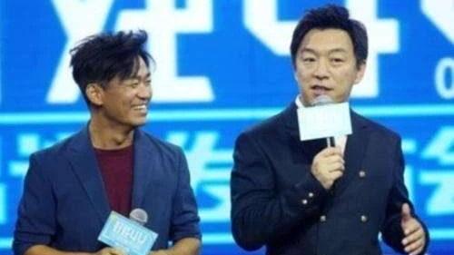 王宝强屁颠上台领奖，黄渤：我就没见过你这么丑，这么矮的影帝