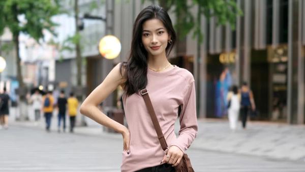 佩服夏天仍在穿“靴子”的女孩，真的挺有魅力