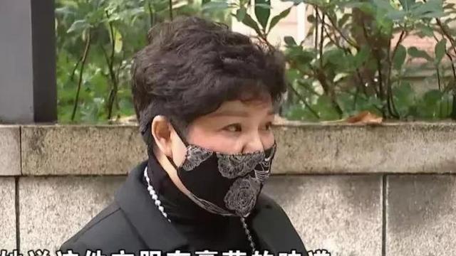 浙江杭州的刘女士买了一件大衣，因店家发错货，退回时被店家拒收