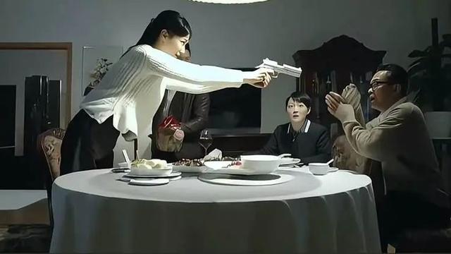 AI魔改视频，让爱整活的年轻人赚麻了？