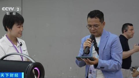 广交会柬埔寨采购商开启“买买买”模式 中国制造卡拉OK受热捧