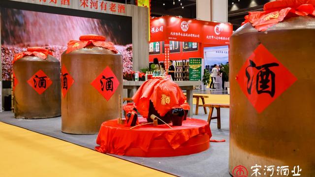 万吨坛养区即将落成，宋河发力“老酒战略”背后有何深意？
