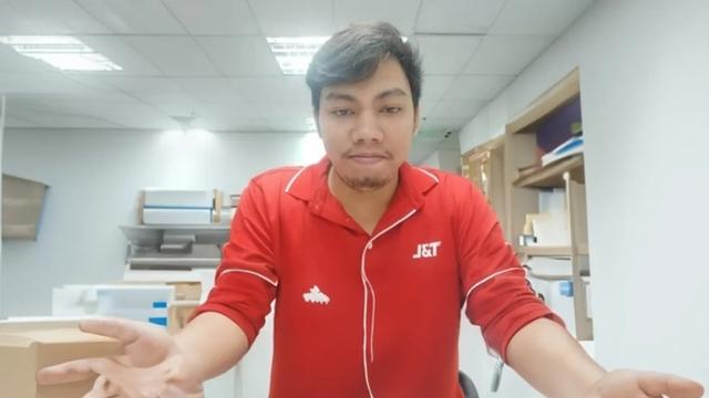 用一张多维表格，他用自动化方式管理着超300家快递加盟商