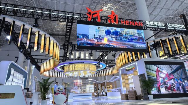 信阳毛尖创新出圈 国脉牌信阳毛尖精酿啤酒闪耀消博会