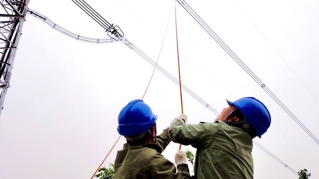 高科技精细化“体检” 保障西电东送“动脉”畅通