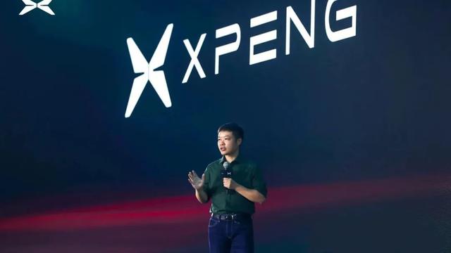 何小鹏变了，小鹏汽车转弯