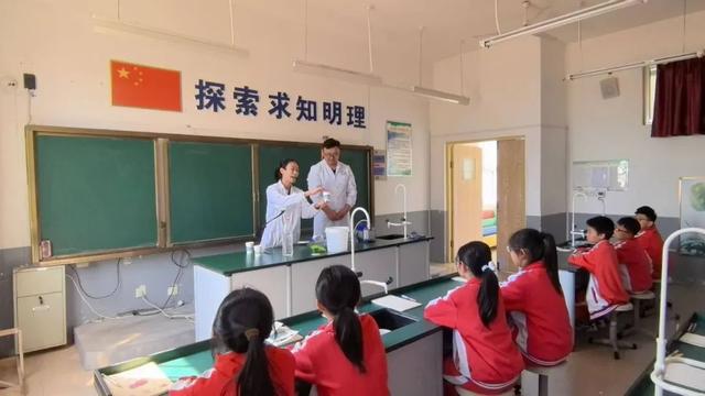 四十里堡镇：科普课堂进基层，立德树人润心田