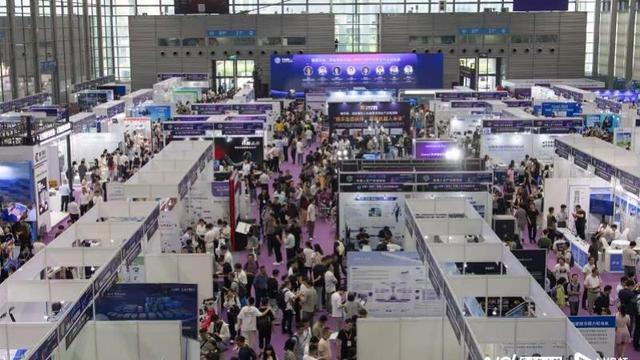 中国机器人“顶流”齐聚深圳，开启多场景应用落地时代