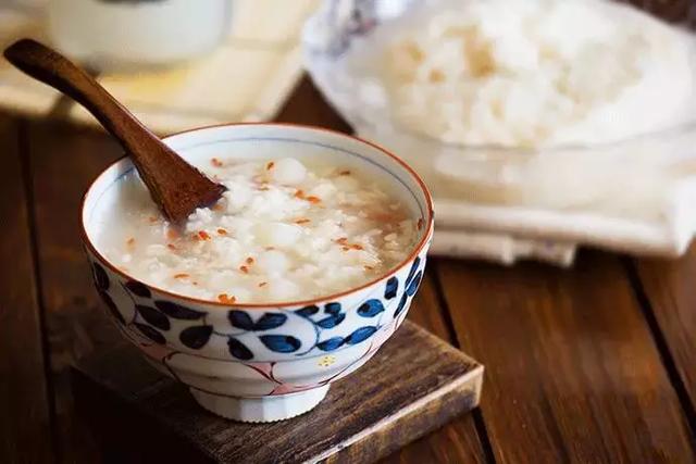 卖酒吸引人经典语句，卖酒吸引人幽默语句（一碗甜酒酿，醉了思乡人）