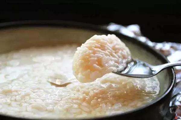 卖酒吸引人经典语句，卖酒吸引人幽默语句（一碗甜酒酿，醉了思乡人）