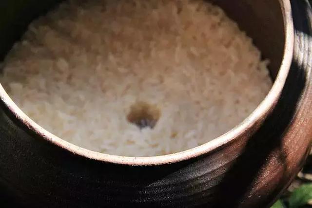 卖酒吸引人经典语句，卖酒吸引人幽默语句（一碗甜酒酿，醉了思乡人）