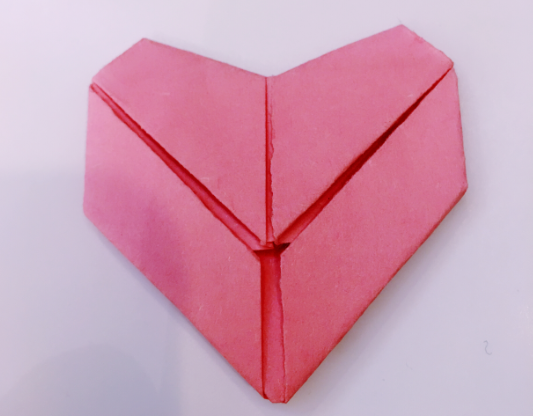 心怎么折纸，小心心怎么折纸（手工折纸：一颗心图文解析教程）