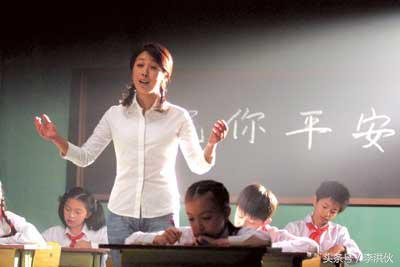 金风送喜来紫荆花已开二月大地春雷锣鼓敲起来，金风送喜来（一首《祝你平安》让她人气力压那英）