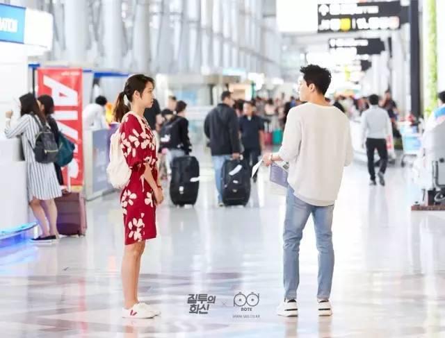 送女朋友圣诞礼物，送女朋友的圣诞礼物推荐（圣诞送女友礼物清单）