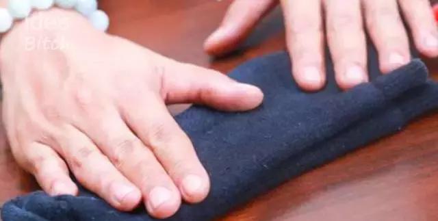 袜子怎么折叠 如何收纳袜子 叠袜子的方法，袜子怎么折叠（教你怎么正确折袜子！）