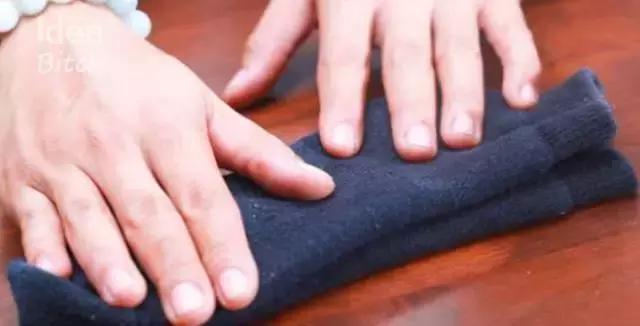 袜子怎么折叠 如何收纳袜子 叠袜子的方法，袜子怎么折叠（教你怎么正确折袜子！）