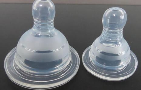 怎样选择奶嘴孔大小，要留意奶嘴孔的大小是否合适什么（如何给宝宝选择适合的奶嘴）