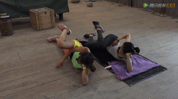 台湾辣妈张婷媗，童颜辣妈人淡如菊（45岁辣妈让你7天马甲线）