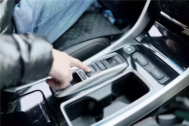 cruise是什么意思车上，车上的cruise是什么意思（连汽车上这些英文都不懂）