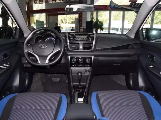 一汽丰田卡罗拉多少钱，一汽丰田卡罗拉价钱（先来看它和威驰的差别在哪）