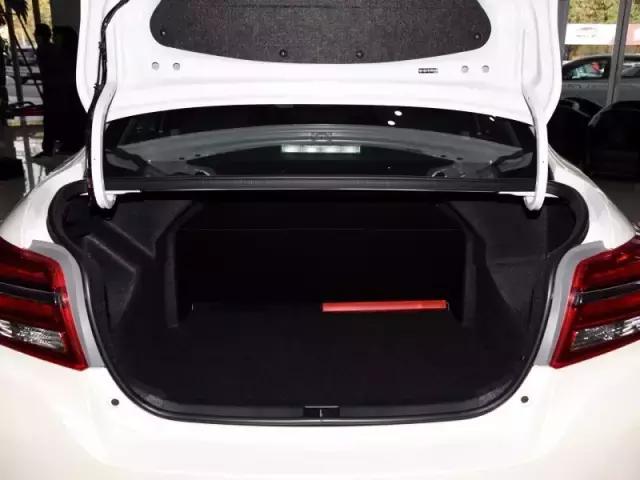 一汽丰田卡罗拉多少钱，一汽丰田卡罗拉价钱（先来看它和威驰的差别在哪）