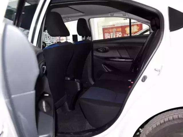 一汽丰田卡罗拉多少钱，一汽丰田卡罗拉价钱（先来看它和威驰的差别在哪）